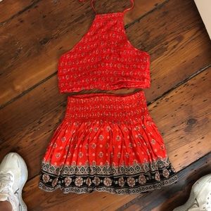 Hollister 2 piece set. Orangey/Red. Size medium